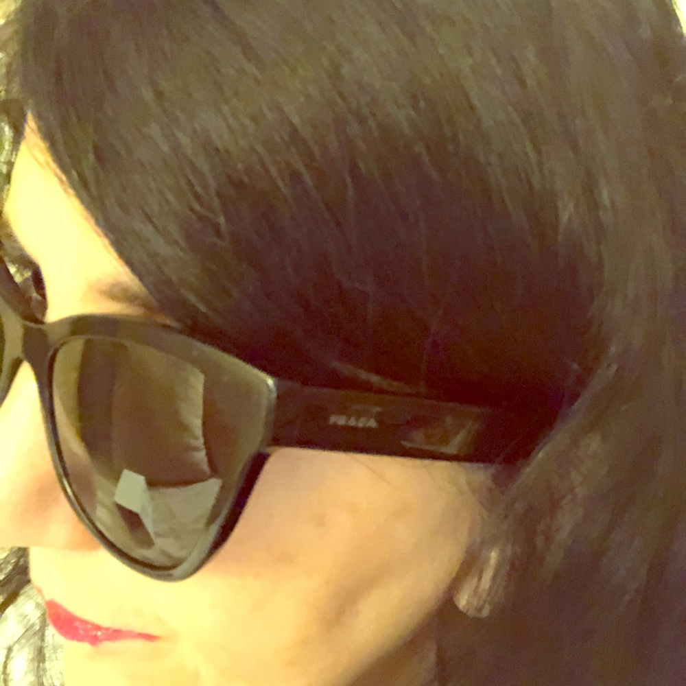 Prada Women sunglasses - like new